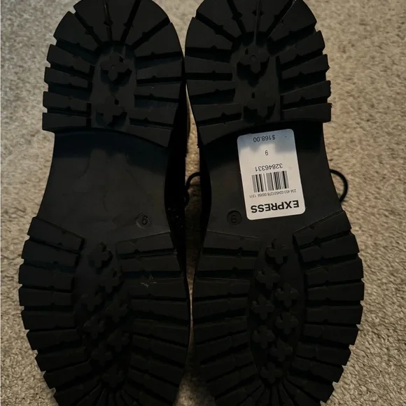 Express Men’s Wingtip Boots - Picture 3 of 5